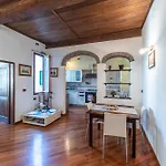 Tora Florence Apartment
