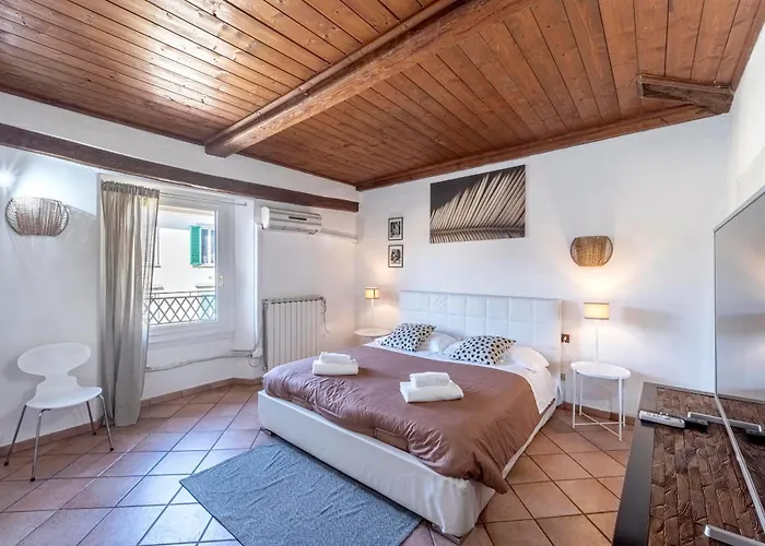 Tora Florence Apartment